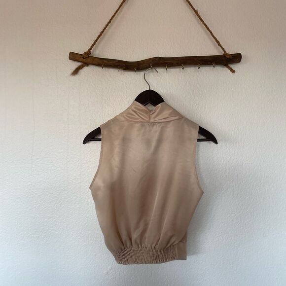 Tan silky crop top - Picture 3 of 3